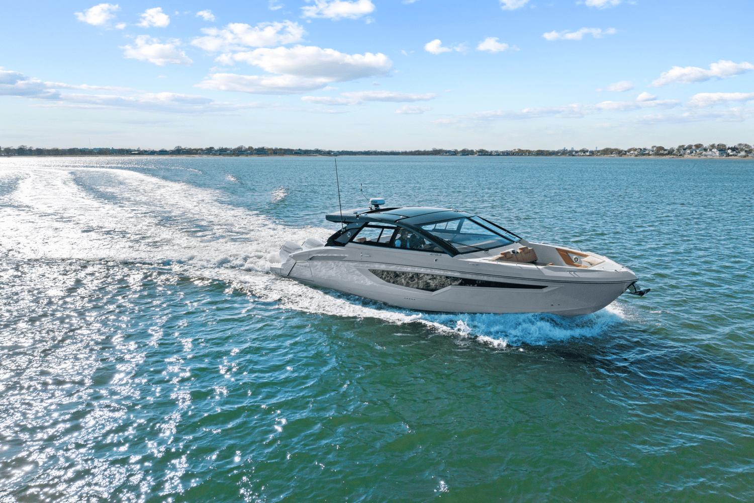 2024 Cruisers Yachts 42 GLS South Beach Outboard Runabout for sale ...