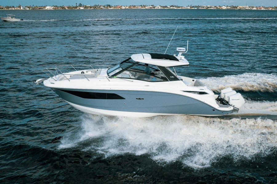 2022 Sea Ray Sundancer 320 OB