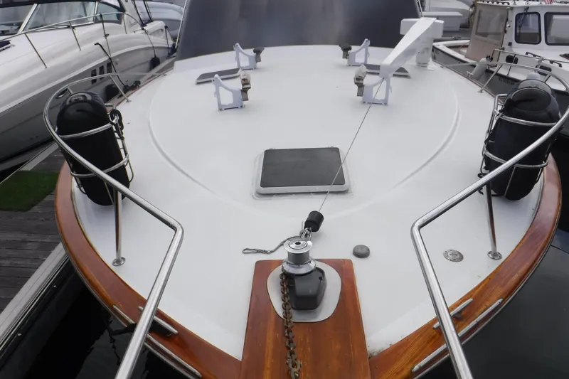  Yacht Photos Pics 1989 Ocean Yachts 44 Super Sport Custom yacht deck with anchor and railings.