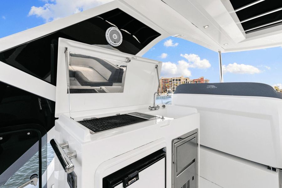 2019 Galeon 550 Fly