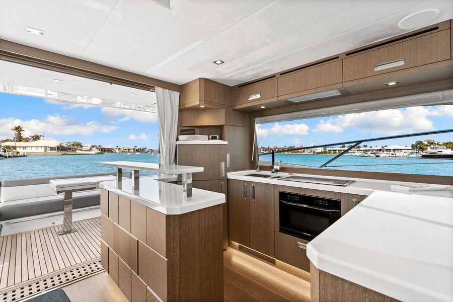 2019 Galeon 550 Fly