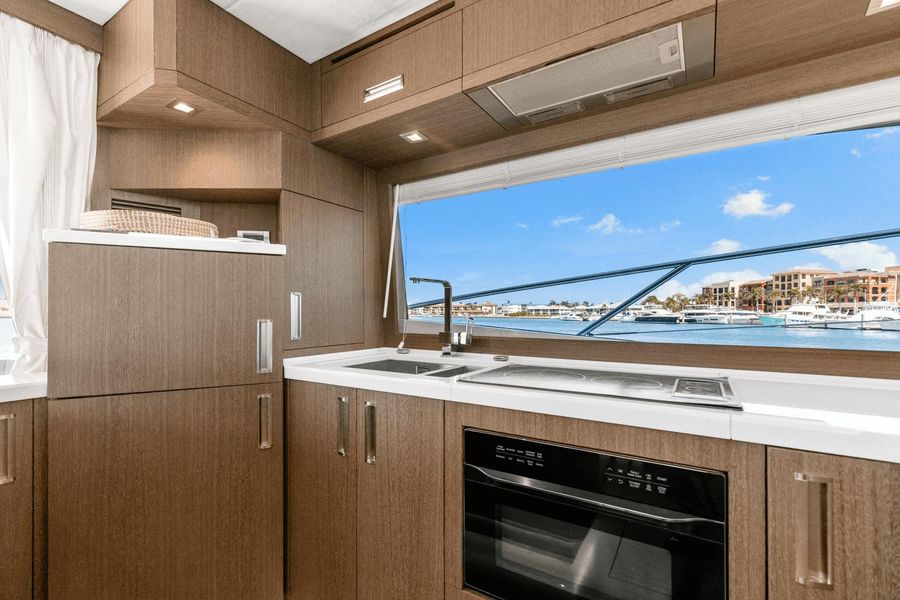 2019 Galeon 550 Fly