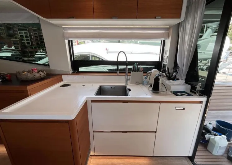  Yacht Photos Pics Pardo Yachts 60 Endurance for sale yachtsgreececom