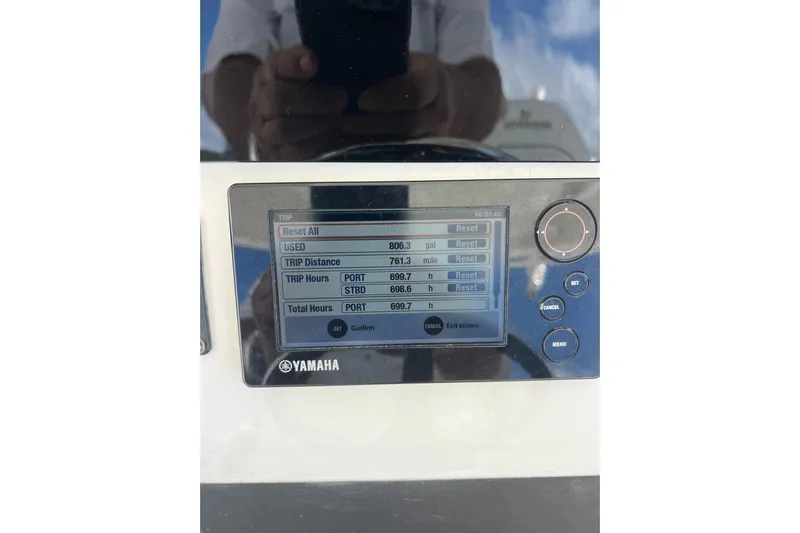 No Name Yacht Photos Pics Yamaha display on 2016 Regulator 34 Center Console showing trip data and hours.