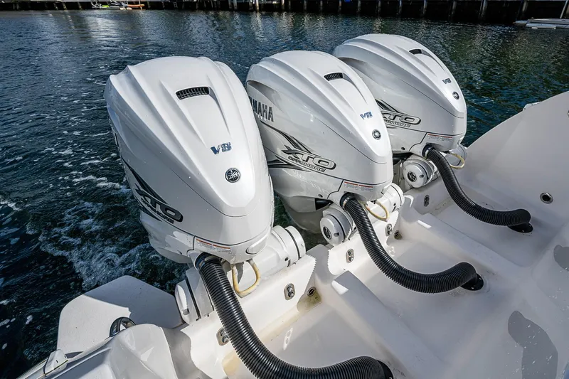  Yacht Photos Pics Triple Yamaha V8 outboard engines on a 2019 Intrepid 407 Nomad FE boat.