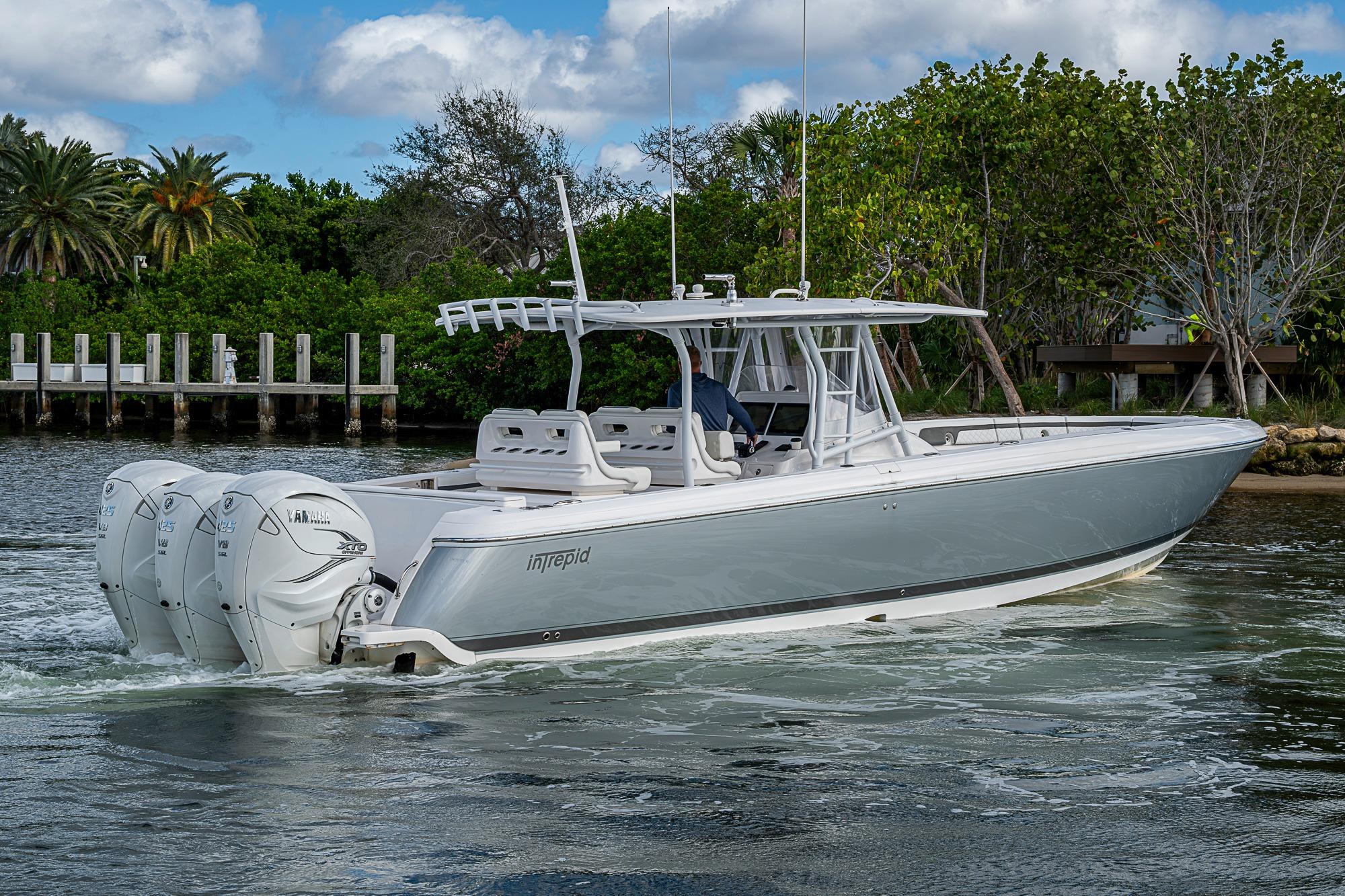 2013 Intrepid 327 Cuddy Center Console for sale - YachtWorld