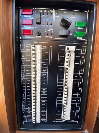  Yacht Photos Pics WhatsApp Image 2025-09-17 at 10.23.56 (3).jpeg