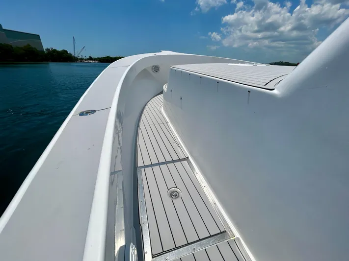 Highly Migratory Yacht Photos Pics 