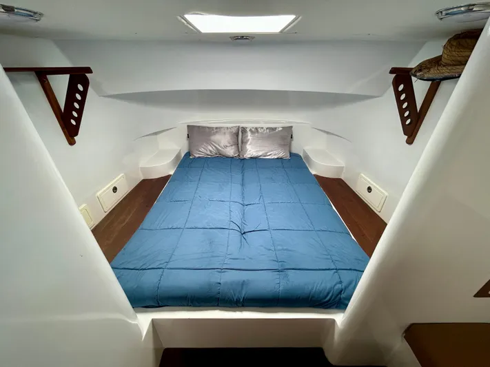 Highly Migratory Yacht Photos Pics 