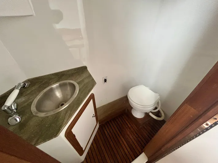 Highly Migratory Yacht Photos Pics 