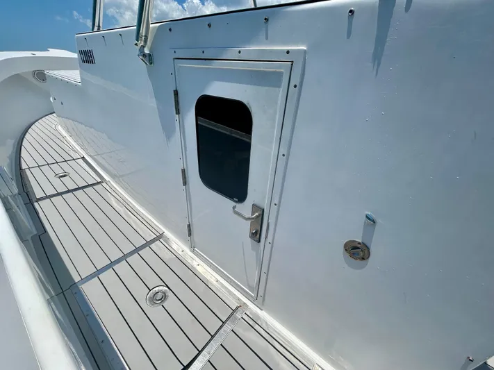 Highly Migratory Yacht Photos Pics 