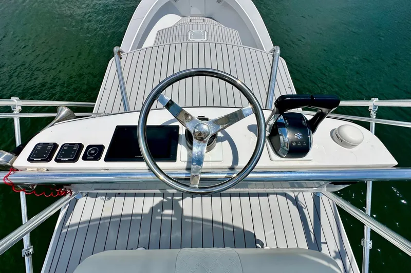 Highly Migratory Yacht Photos Pics 