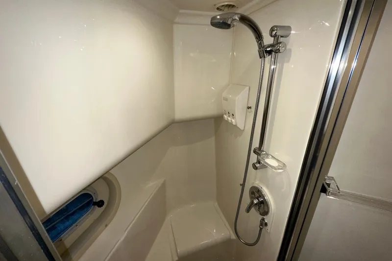 Yacht Photos Pics Shower area in 2000 Bayliner 5288 Pilot House Motoryacht with chrome fixtures.