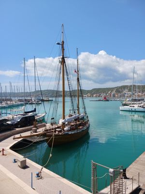 Yacht