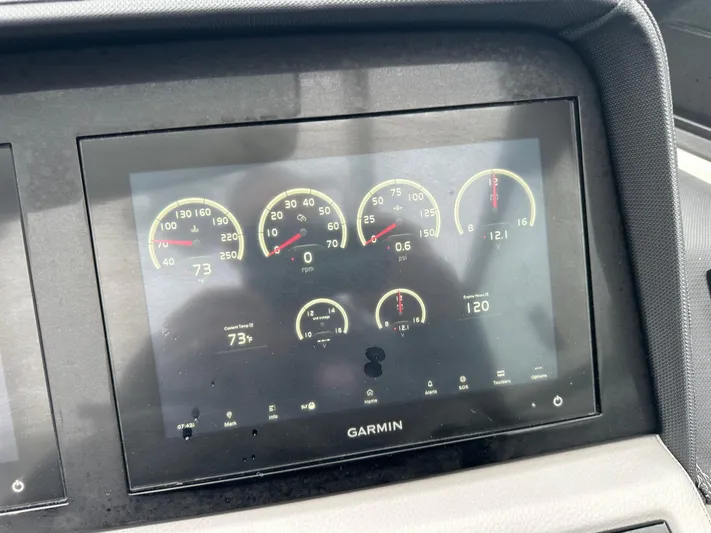  Yacht Photos Pics Garmin display on 2022 Cobalt R8 Surf showing various gauges and metrics.