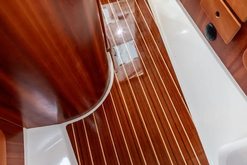 Scout II Yacht Photos Pics 