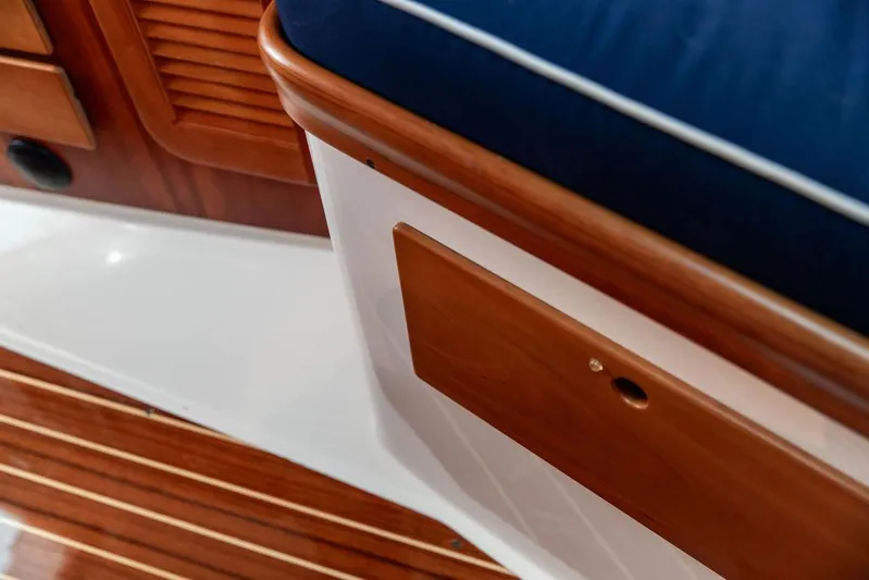 Scout II Yacht Photos Pics 