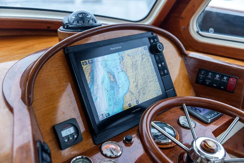 Scout II Yacht Photos Pics 