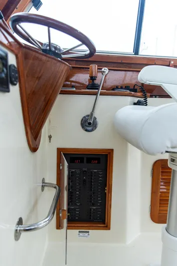 Scout II Yacht Photos Pics 