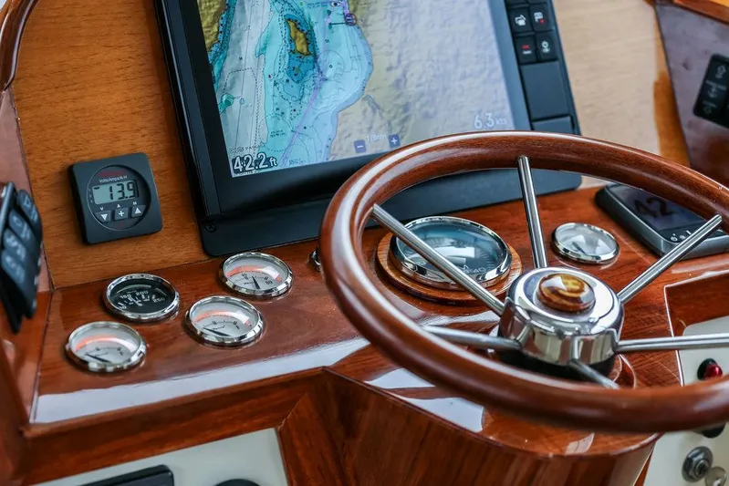 Scout II Yacht Photos Pics 