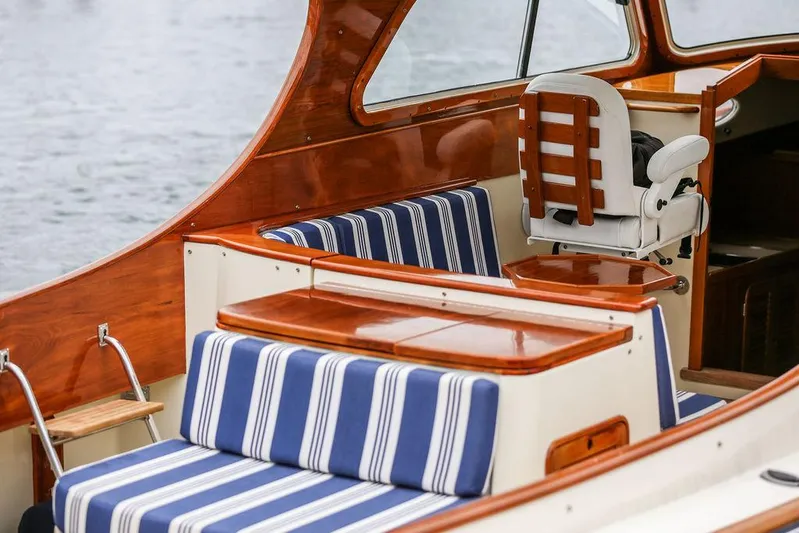 Scout II Yacht Photos Pics 