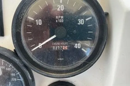  Yacht Photos Pics Close-up of a 2003 Mainship Pilot 34 tachometer showing 657 engine hours.
