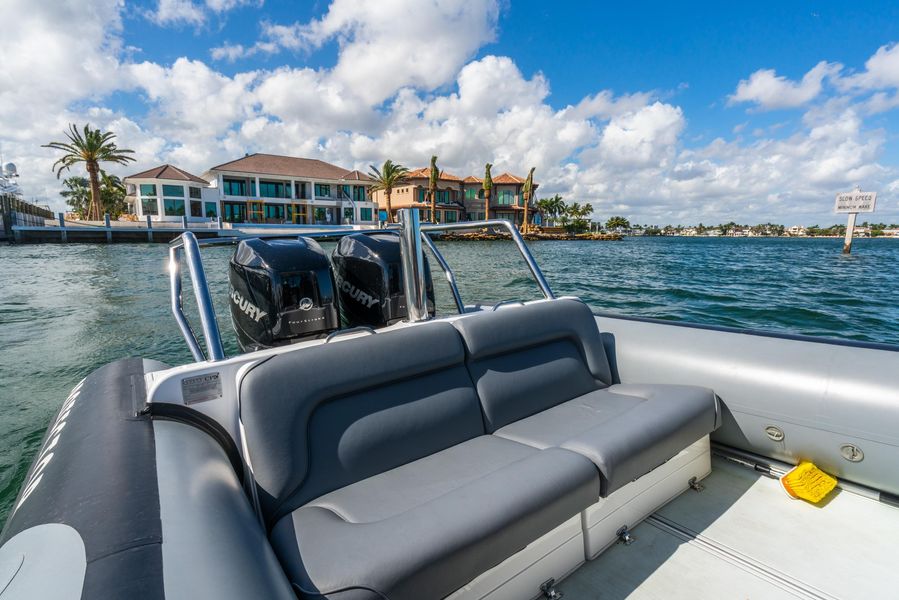 2007 Protector 28 Targa