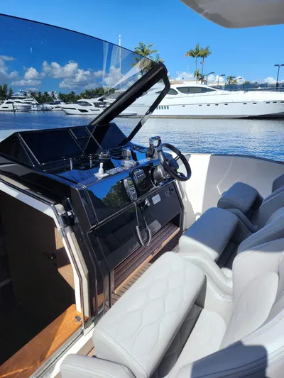 Astondoa 377 Yacht Photos Pics 