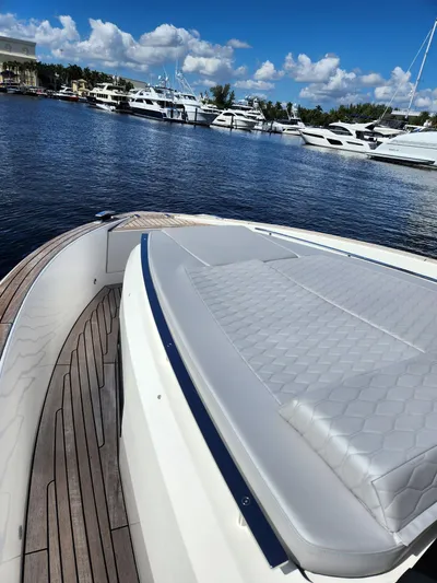 Astondoa 377 Yacht Photos Pics 