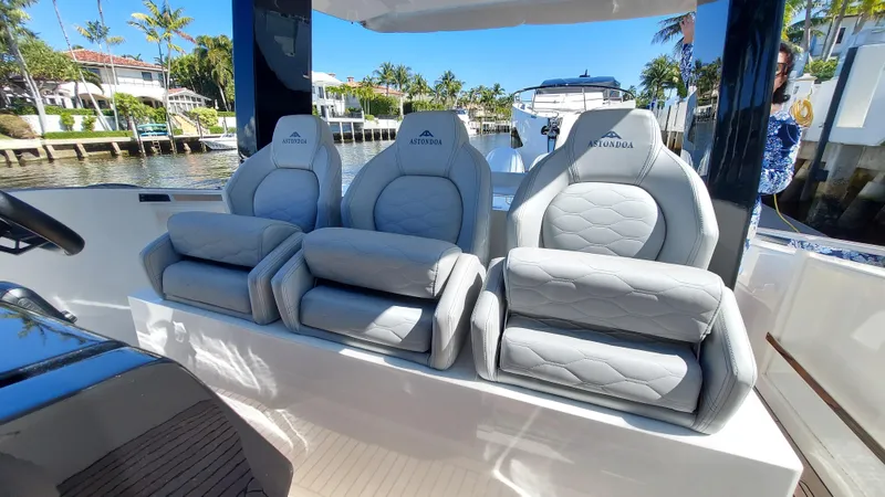 Astondoa 377 Yacht Photos Pics 
