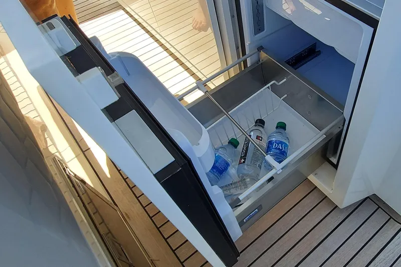 Astondoa 377 Yacht Photos Pics 