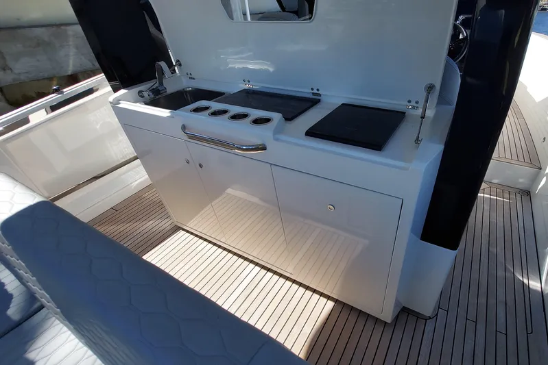 Astondoa 377 Yacht Photos Pics 