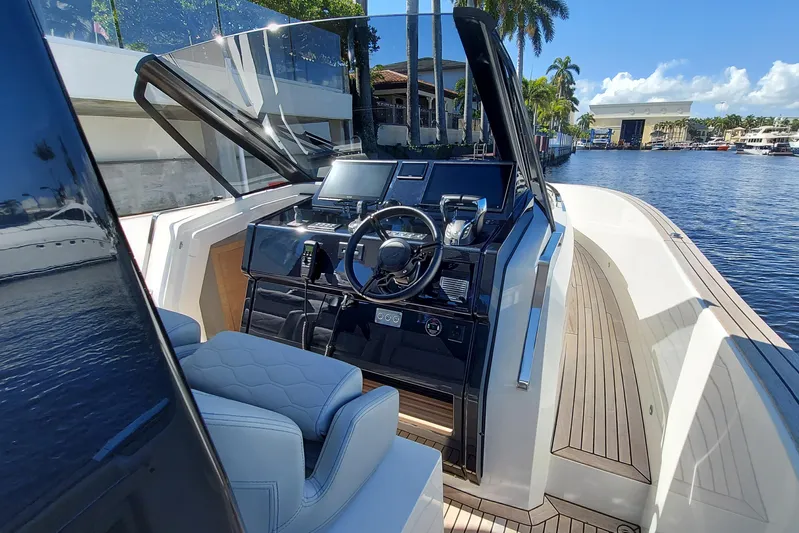 Astondoa 377 Yacht Photos Pics 