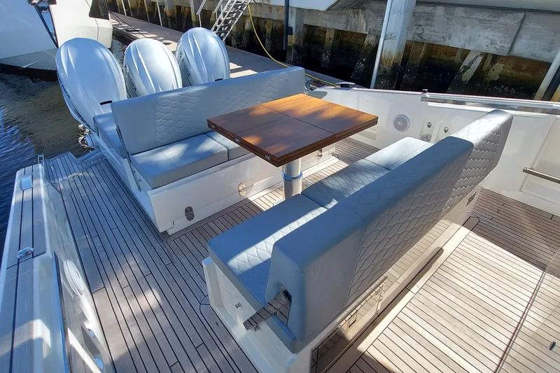 Astondoa 377 Yacht Photos Pics 