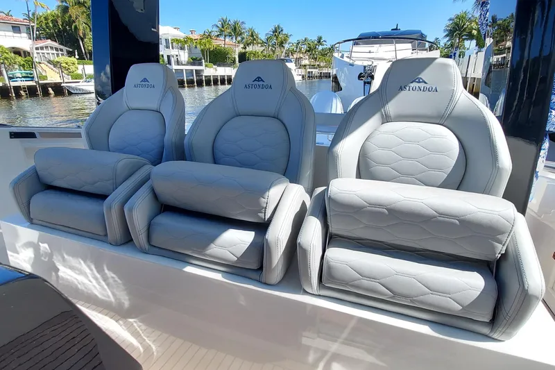 Astondoa 377 Yacht Photos Pics 