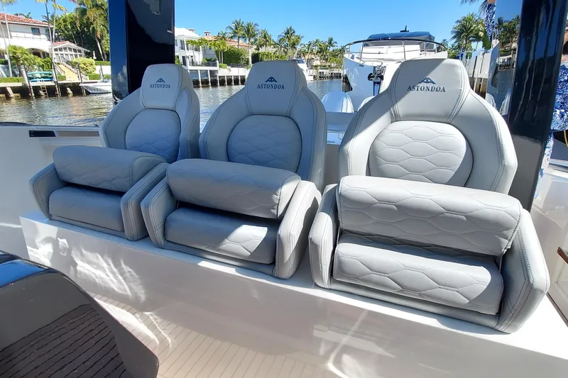 Astondoa 377 Yacht Photos Pics 