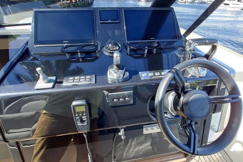 Astondoa 377 Yacht Photos Pics 