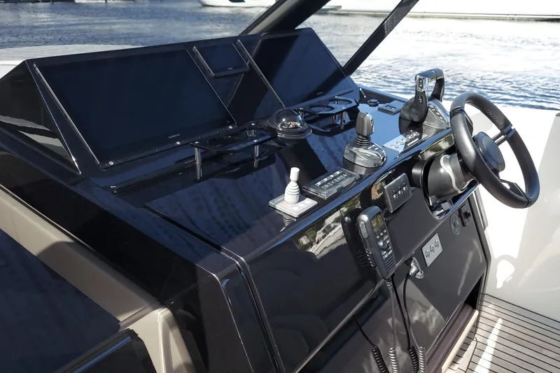 Astondoa 377 Yacht Photos Pics 