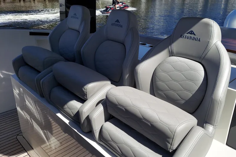 Astondoa 377 Yacht Photos Pics 
