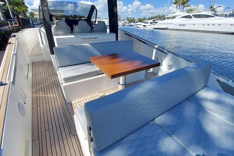 Astondoa 377 Yacht Photos Pics 