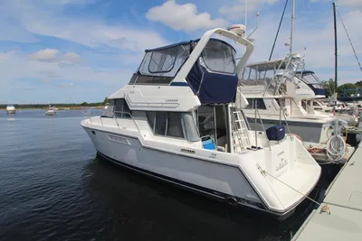 Carver 370 Voyager