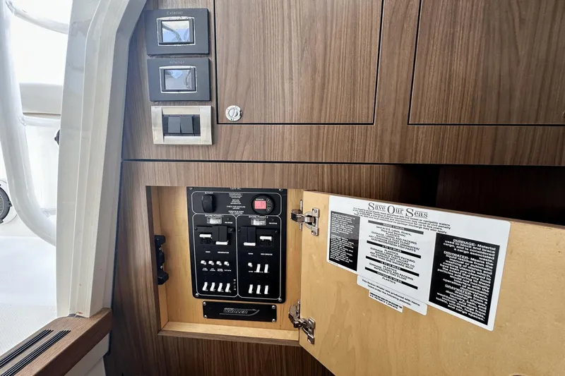 Innisfree Yacht Photos Pics 