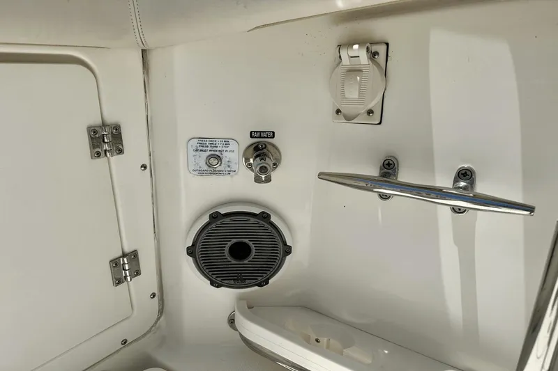 Innisfree Yacht Photos Pics 