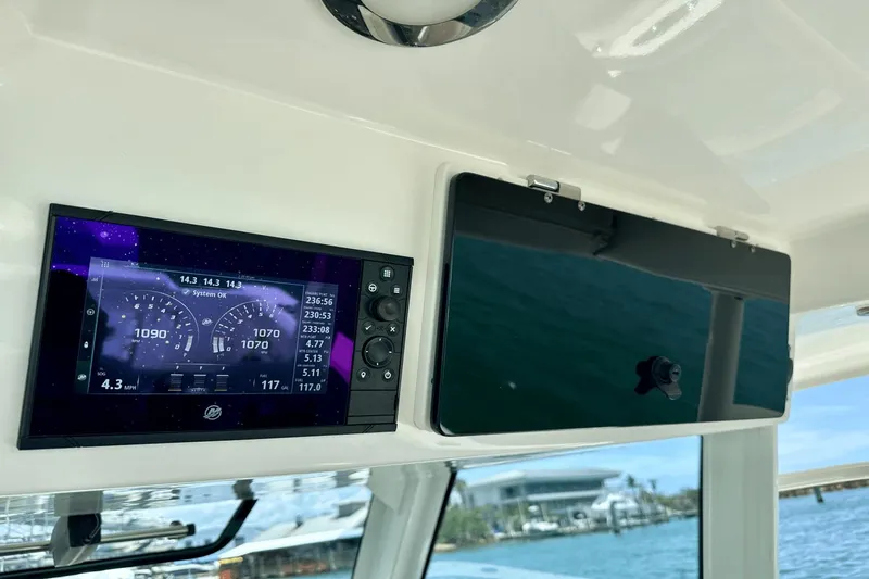 Innisfree Yacht Photos Pics 