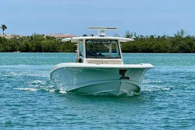 Boston Whaler 380 Outrage