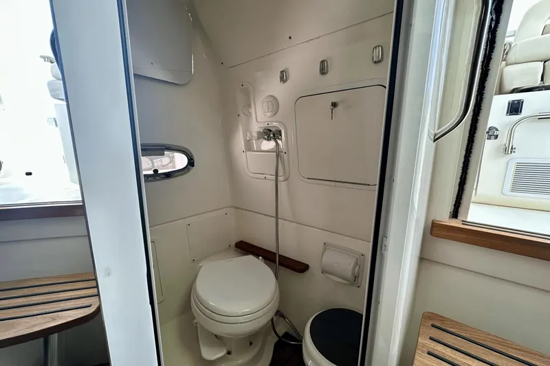 Innisfree Yacht Photos Pics 