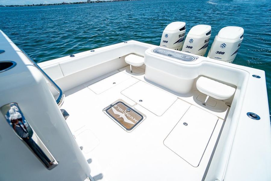 2010 Invincible 36