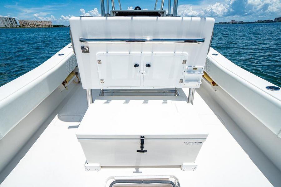 2010 Invincible 36