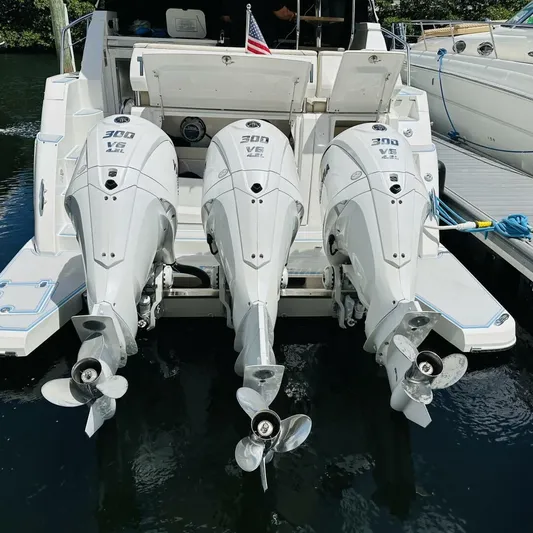 The Lopez Dream Two Yacht Photos Pics 2023 Regal 38 Fxo - Image 2