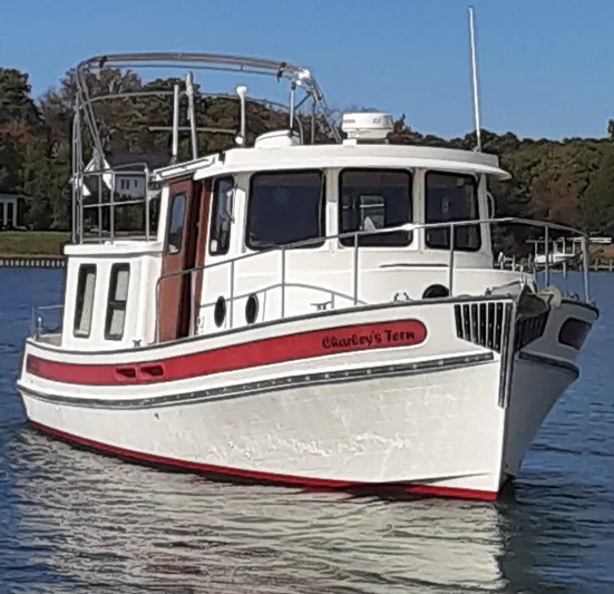 Charley's Tern Yacht Photos Pics 